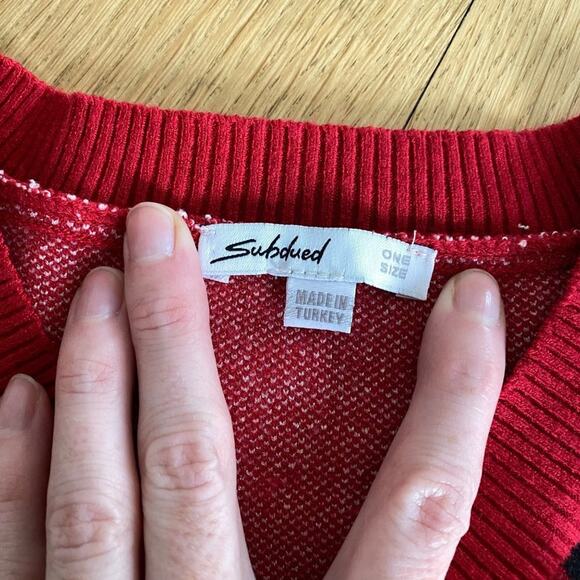 Subdued - Sweater Knit Vest in Red - Picture 2 of 5